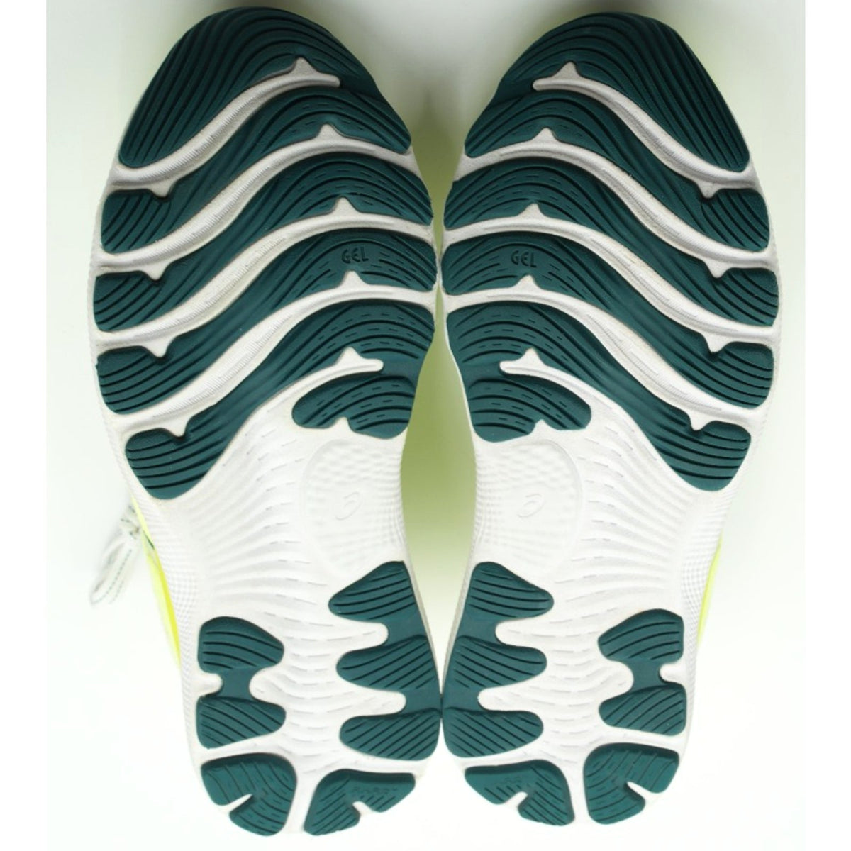ASICS Gel Nimbus 24 Womens Running Shoes White Velvet Pine Size 9 M