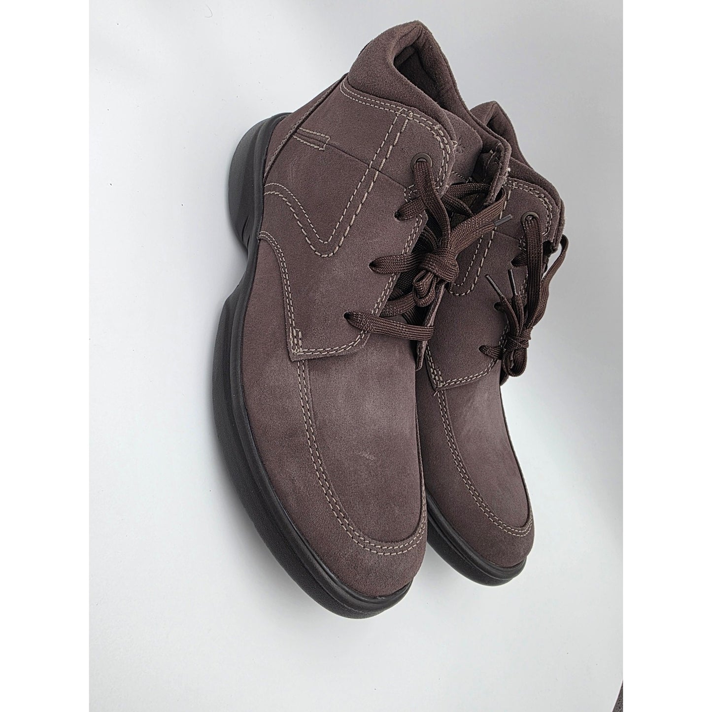 Clarks Men's Bradley Mid Oxford Boot Taupe Suede NEW 9 W Lace Up