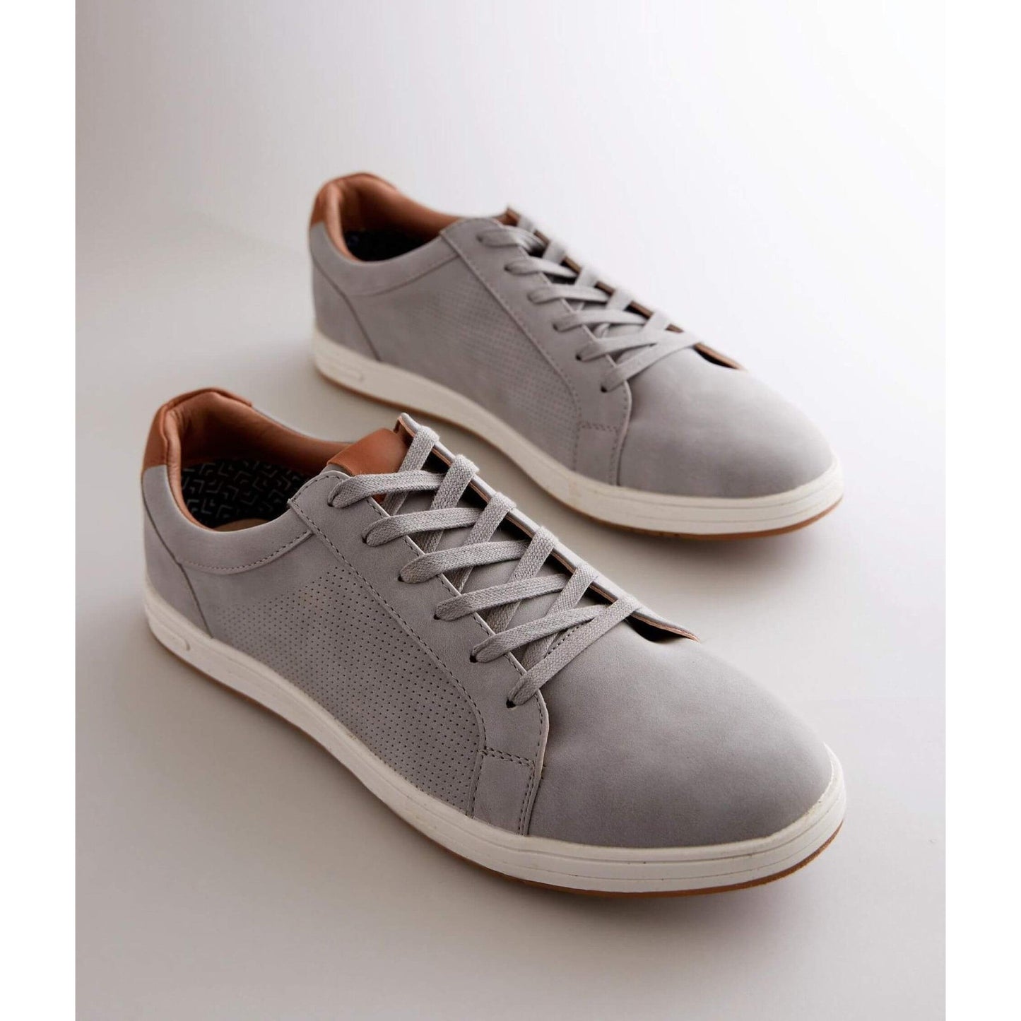Steve Madden Men’s Blitto Gray Nubk Lace-Up casual shoes Sneakers, Size 9.5 M