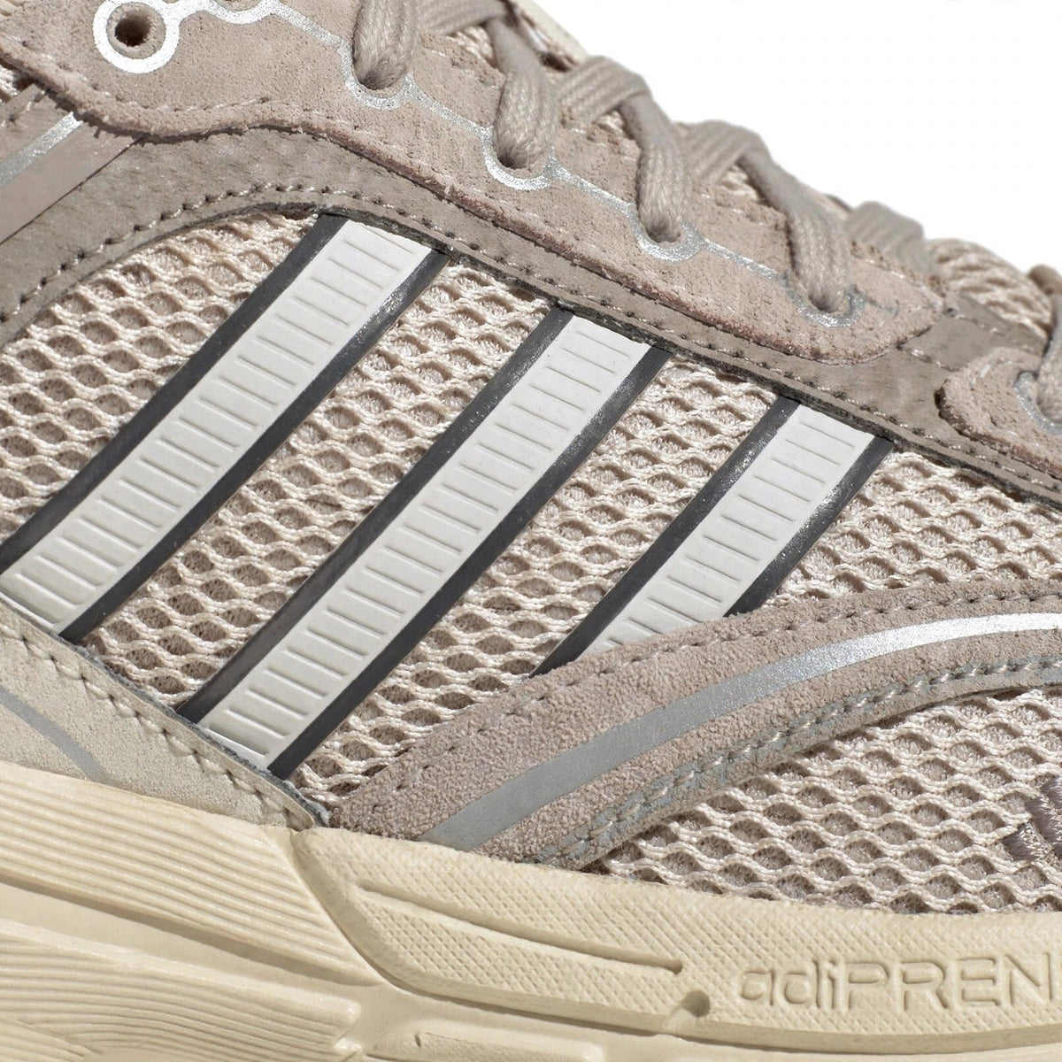 adidas Spiritain 2000 Beige Tan Retro Running Shoes Mens Size 10.5 / women 11.5