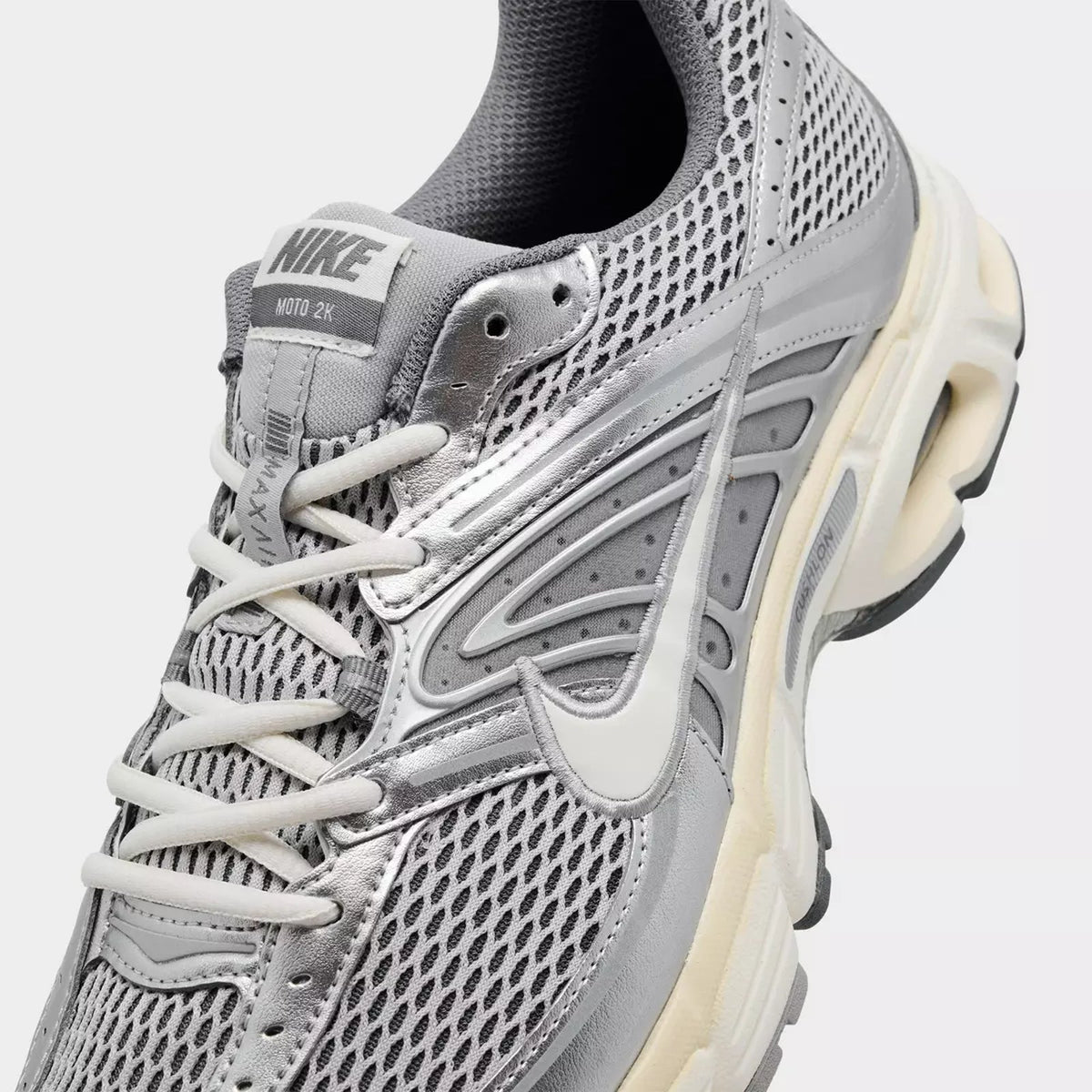 Nike Air Max Moto 2K Men’s Size 10 Light Smoke Grey Sail Cool Grey IQ7592-077