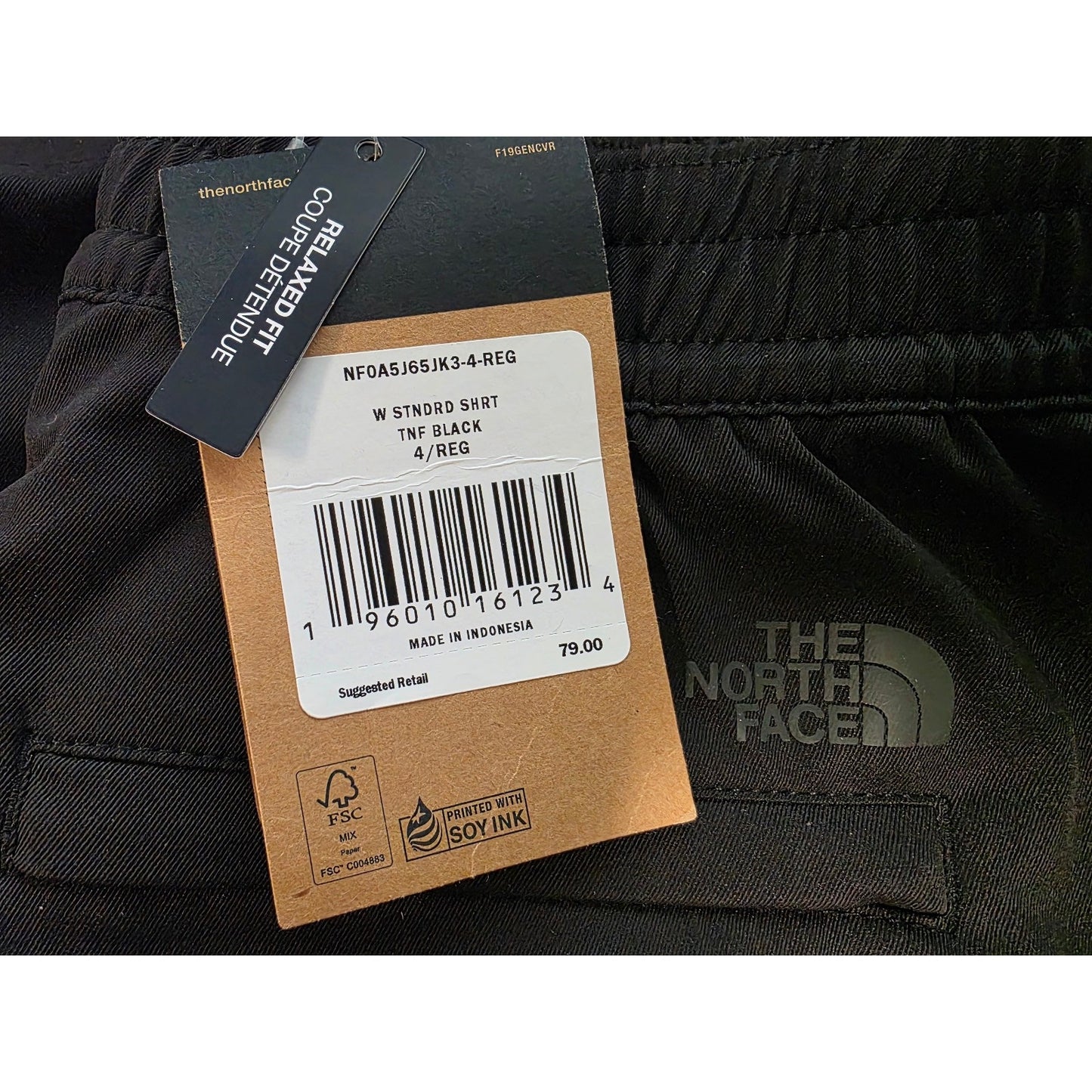 THE NORTH FACE Women Size 4 Reg Black Standard Side Zip 4" Shorts Relaxed Fit