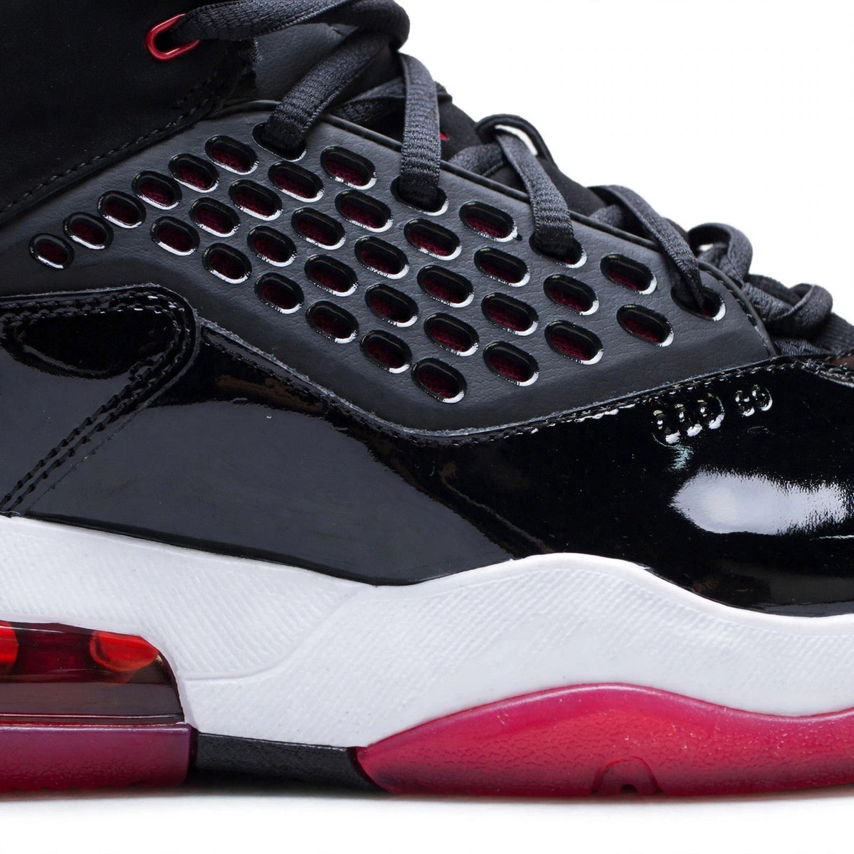 Jordan Maxin 200 Mens Black Gym Red White Sneakers Size 10.5 CD6107-001