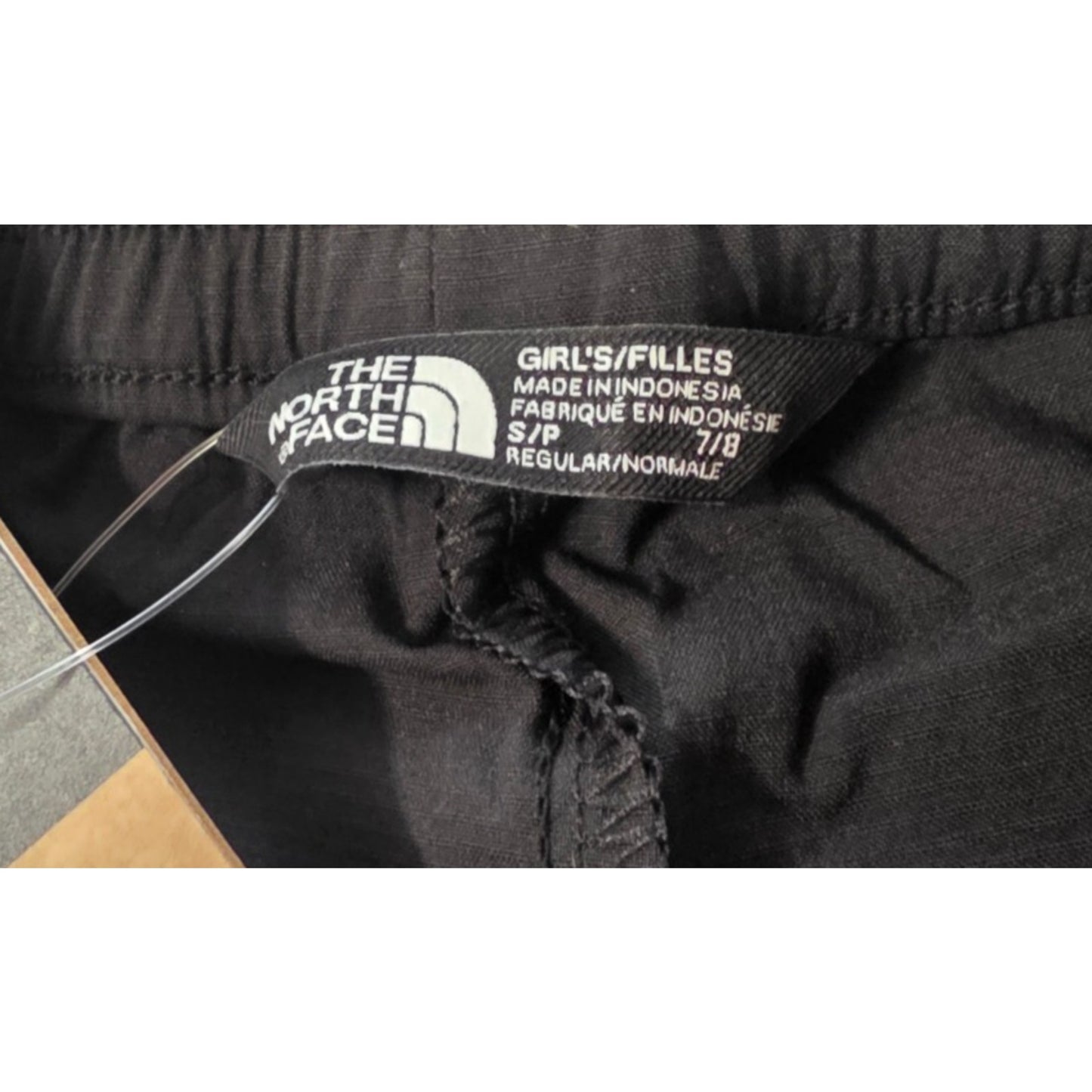 THE NORTH FACE Girls' Aphrodite 3.0 Short, TNF Black, Small 7/8