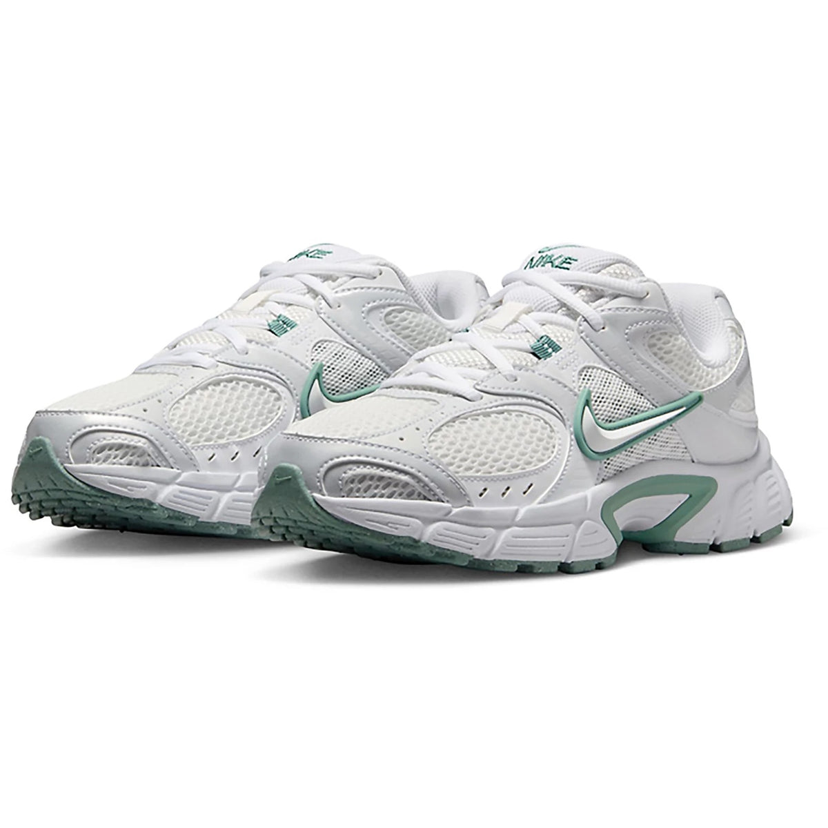Nike V5 RNR Summit White Green Runners Shoes HQ7901-106 Size 10.5 Men 12 Women